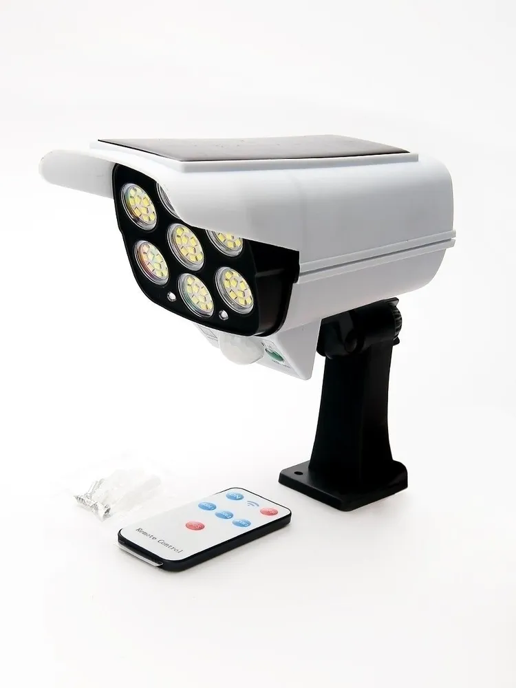 Уличный светильник с муляжом камеры